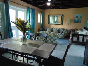 Seaside 2 Bedroom Oasis at 7 Miles Beach, Negril, Point Village