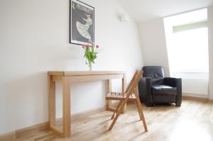 Spacious 275 sqm Apartment with King Beds, 4 min to Waterloo