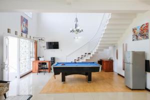 Urbanview Golden Barbie near Jawa Timur Park 2