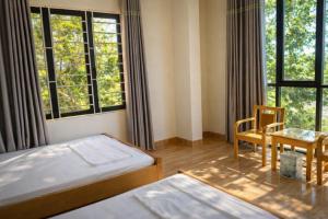 Gate Tuan Chau Hotel