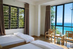 Gate Tuan Chau Hotel