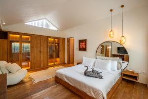 Stylish 1BR Villa with AC Living and Pool in Pererenan