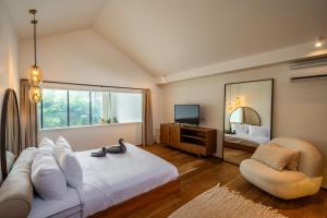 Stylish 1BR Villa with AC Living and Pool in Pererenan