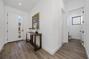 5BR Gorgeous Melrose Villa with Parking