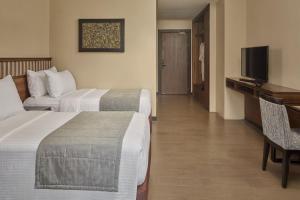 Two Seasons Coron Bayside Hotel