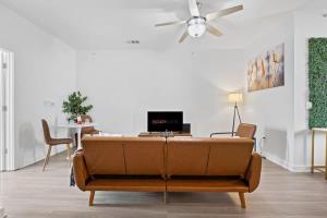 TWO CozySuites Cozy Charming Condo with parking