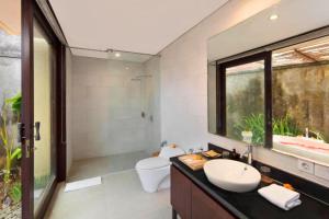 Madeline Elegant 1 BR Private Pool Villa With Bathtub