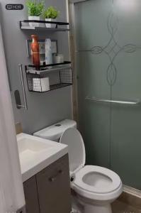 Secluded Hot Tub Retreat 25 Minutes to Atlanta Airport