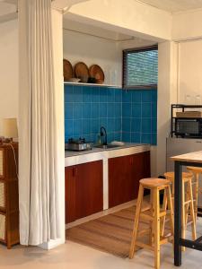 Lakehouse in the Old Rainforest