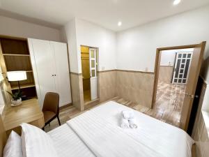 Apartment in the center of Phu Nhuan 2F 4km to Airport & District 1