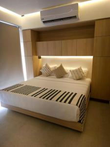 Serena New Apartment on 5th Ave with Rooftop and Pool