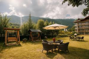 Himalayan Fort Resort, Manali - #Riverside Property #Big Garden with Campfire #Guest Preferred #Scenic River & Mountain View #Big Parking #Luxury Balcony Room #Playing Zone #Property of the Year