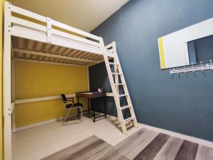 Azure PJ 4BR 4 Bath Luxury Condo - 12 Beds - Next to Le Meridien - 2 Parking