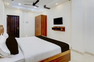 Super Townhouse Guduvancheri Junction Formerly Zafe Commercial