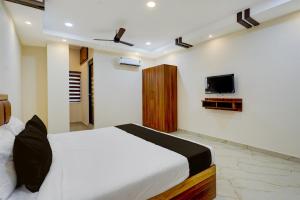 Super Townhouse Guduvancheri Junction Formerly Zafe Commercial