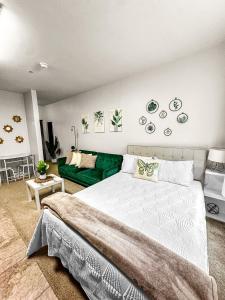 Luxury ApartStudio Marina Del Rey Pool, Gym, Parking, Jacuzzi, BBQ