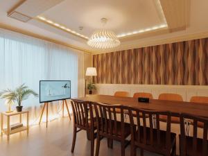 BIG GROUP 3BR 2BT 20m to Gangnam & Hongdae direct