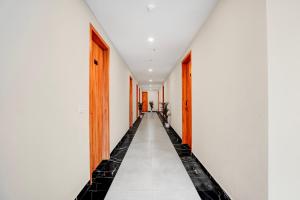 Townhouse Oak Sector 18 Metro Station Formerly Raasha Inn