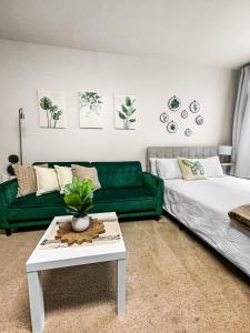 Luxury ApartStudio Marina Del Rey Pool, Gym, Parking, Jacuzzi, BBQ
