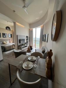 Saltstayz Select- Dwarka Sec-9 Near Yashobhoomi