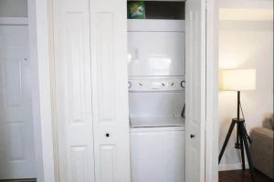 City Haven: Modern 1-Bedroom