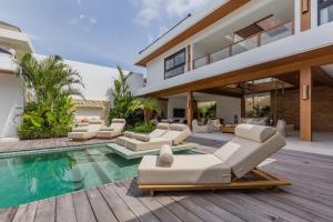 Villa Selena Space Luxury 4BR 15m Pool BBQ Staffed