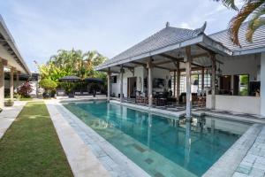 Luxe Bali Seminyak Villa by Betterplace