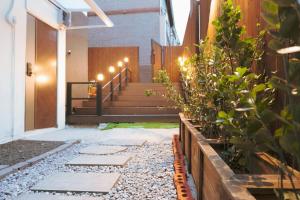 홍대역 10분, 3룸 2욕실, 킹베드, 전용 마당, 무료 주차, 최대 7인, 짐보관 무료