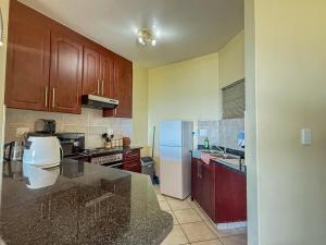 28 Breaker View 3-bedroom beach apartment