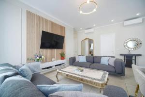 Deja Blue - Beautiful 4 beds & 4 baths, 10min from Palais, 4 stars residence