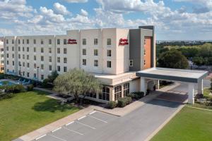 Hampton Inn & Suites-Austin Airport