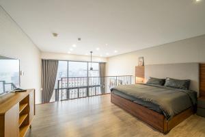 PentStudio Duplex Apartment