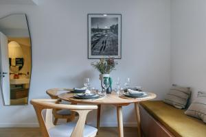 High-end studio in Pariss 8th arrondissement