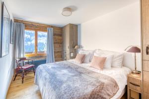 Monteilly C30 - 2 steps to cable car