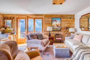 Monteilly C30 - 2 steps to cable car