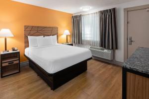 Howard Johnson by Wyndham Malden Boston Area