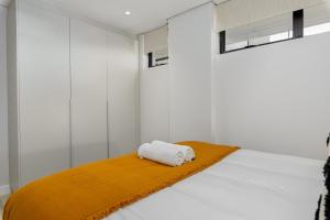 Burmeister Modern 2-Bedroom w Views Milnerton