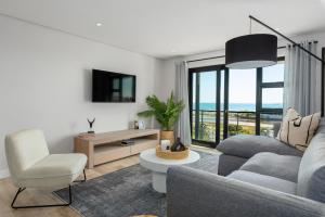 Burmeister Modern 2-Bedroom w Views Milnerton