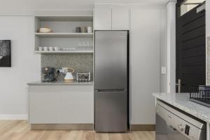 Burmeister Modern 2-Bedroom w Views Milnerton