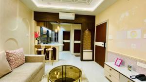 Staymoodyy- Arabic Themed Family Suite -1 BHK