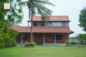 Villa with pool on 29-Acre Farm 10 mins to Beach