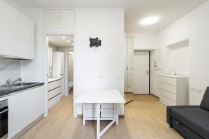 Navigli Studio 6 - Two Steps from Porta Genova by InnStay