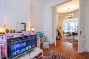 Euro Edens Cosy Historic Home in Brussels Jacuzzi, Garden, Central Location