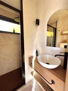 Tiny Suite Romantisme et jacuzzi en Camargue