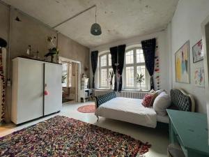 Artisanal warehouse conversion