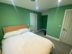 Central house with fresh renovation