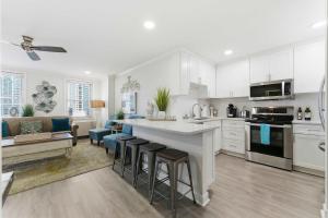 Downtown Delight For 4