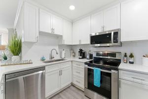 Downtown Delight For 4