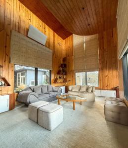 Modern 2 bedroom Cabin