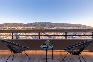 The HostMaster Skyline Tower View Suite